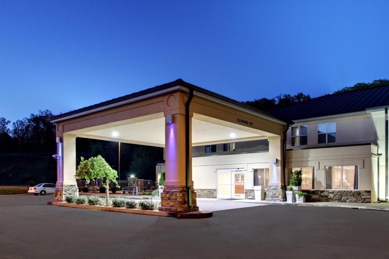 Holiday Inn Express Hurricane Mills Waverly By Ihg Exterior foto